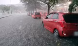 Mưa lớn kéo dài, miền Trung có thể đón lũ