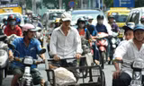 Xe tự chế nghênh ngang giữa nội đô
