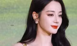 Nhan sắc Địch Lệ Nhiệt Ba hot nhất Weibo