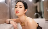 Cha nuôi tỷ phú của Lưu Diệc Phi bỏ rơi người tình kém 30 tuổi