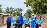 'Shipper áo xanh' tình nguyện đi chợ, mở gian hàng 0 đồng 