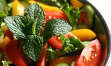 Món salad ngon với nước sốt từ rau củ