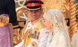 Bắn 17 loạt đại bác mừng đám cưới Hoàng tử Brunei
