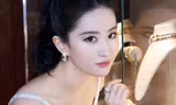 Lưu Diệc Phi ăn phở Việt Nam