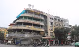 Hà Nội xem xét phá bỏ tòa nhà ‘Hàm cá mập’ 