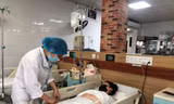 Bệnh nhân ngộ độc đang được điều trị tại Trung tâm Chống độc