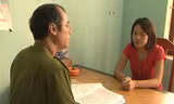 Ngô Thị Lan Anh khai báo hành vi phạm tội của mình với cơ quan điều tra. Ảnh: Công an Thanh Hóa