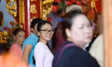 Dàn nghệ sĩ nổi tiếng về nhà thờ Tổ của Hoài Linh dâng hương