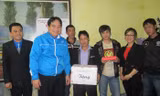 Anh Nguyễn Đắc Vinh tặng quà, biểu dương CLB SA