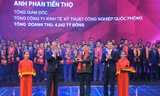Trao giải thưởng Sao Đỏ - 100 Doanh nhân trẻ tiêu biểu 2017