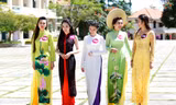 Vòng bán kết khu vực Nữ sinh viên Việt Nam duyên dáng 2015 có 93 thí sinh khoe sắc đua tài