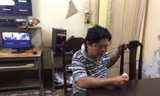 Đối tượng Quang bị công an bắt giữ sau khi đâm chết người