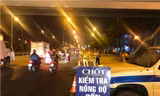 Trắng đêm theo chân CSGT kiểm tra ma tuý tài xế xe container