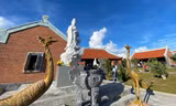 Cụm công trình chùa Song Tử Tây. Ảnh: Lê Xuân Sơn 
