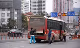 Xe dù, bến cóc hoành hành dịp Tết ở Hà Nội
