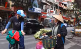 Hoa bưởi đầu mùa nửa triệu đồng/kg nhưng vẫn đắt khách