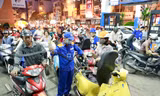 Quỹ bình ổn giá xăng dầu đôi lúc chỉ khiến người tiêu dùng thiệt hại. Ảnh: Hồng Vĩnh