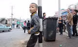 Rao bán con ngay trên đường phố