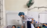 Ăn bánh mì, 6 người bị ngộ độc nhập viện cấp cứu