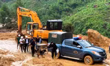 Đưa chó nghiệp vụ vào khu sạt lở thủy điện ở Quảng Ngãi tìm kỹ sư mất tích