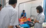 Nhiều học sinh đang được điều trị tại bệnh viện. Ảnh: Bệnh viện đa khoa huyện Phú Bình.