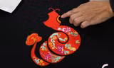 Vụn Art: Ghép vải vụn - chắp cánh ước mơ cho những người trẻ khiếm khuyết 