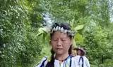 Một cảnh diễn trong video của nhóm nông dân. (Ảnh cắt từ clip)