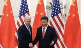 Hai ông Joe Biden và Tập Cận Bình trong cuộc gặp năm 2013. (Ảnh: AP)