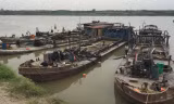 Mật phục bắt 4 tàu “cát tặc” trong đêm