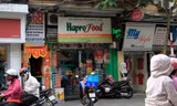 Cửa hàng rau, thực phẩm an toàn Hapro Food số 68 Hàng Bông đã ngừng bán rau hơn một năm qua. Ảnh: Trường Phong