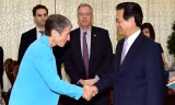 Thủ tướng Nguyễn Tấn Dũng tiếp Bộ trưởng Bộ Nội vụ Hoa Kỳ, bà Sally Jewell.