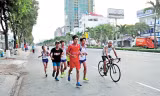 Các VĐV điền kinh trẻ của Cần Thơ tập luyện chuẩn bị cho giải đấu. Ảnh: Hòa Hội