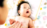 Chăm sóc da trong giai đoạn đầu đời bao gồm Làm sạch - Dưỡng ẩm - Bảo vệ