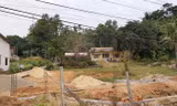 Khu đất phía sau nhà chùa đã bị “tùng xẻo” cấp cho cá nhân.