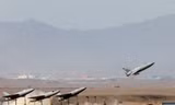 Iran bắt đầu trả đũa, phóng hơn 100 máy bay không người lái về phía Israel