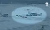 Nga công bố video tù binh Ukraine được đưa lên máy bay Il-76
