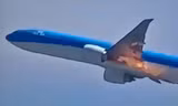 Máy bay Boeing 777 cháy động cơ khi vừa cất cánh