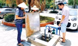 Bể chứa nước ngầm ở khu chung cư cạn kiệt. Ảnh: PV.