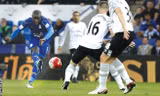 Kante (trái) được xem là sự bổ sung rất cần thiết cho tuyến giữa của Chelsea. Ảnh: GETTY IMAGES.