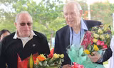 GS Kurt Wuthrich và GS Jerome Isaac Friedman.