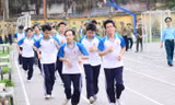 Sinh viên ĐH Bách khoa Hà Nội trong giờ học thể dục. Ảnh: Kim Chi.
