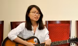 Không chỉ có khả năng văn nghệ, Hoàng Nữ Trà My còn ấp ủ nghiên cứu về kiến trúc nhà ở vùng hải đảo. Ảnh: Xuân Tùng.