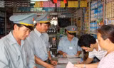 Giả danh cán bộ thuế dọa doanh nghiệp để bán sách
