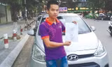 Một tài xế cho biết, các hãng taxi cũng chỉ cho nhân viên giữ giấy tờ bản sao.
