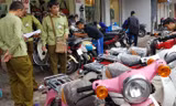 Xe máy nhái Honda Cub bị 'sờ gáy' ở Hà Nội