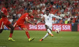 Welbeck là người hùng của tuyển Anh