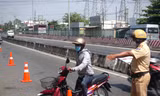 CSGT xử phạt nhiều tài xế chạy quá tốc độ trên Quốc lộ 1A 