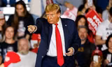 Ông Trump nói Taylor Swift vô ơn