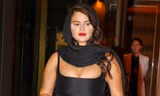Mặc váy o ép vòng một, Selena Gomez nhận phản ứng trái chiều