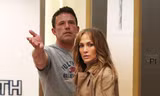 Ben Affleck và Jennifer Lopez bất thường giữa tin ly hôn
